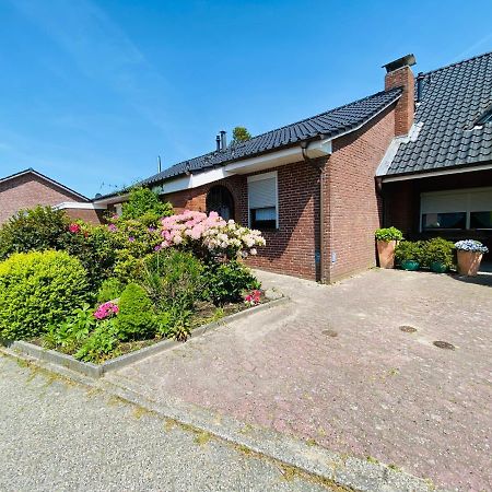 Ferienhaus An Der Kueste Im Luftkurort Hage Villa Esterno foto